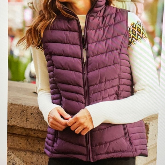 Women’s sleeveless down puffer style vest - Picture 1 of 12